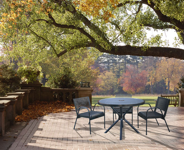 commercial picnic tables