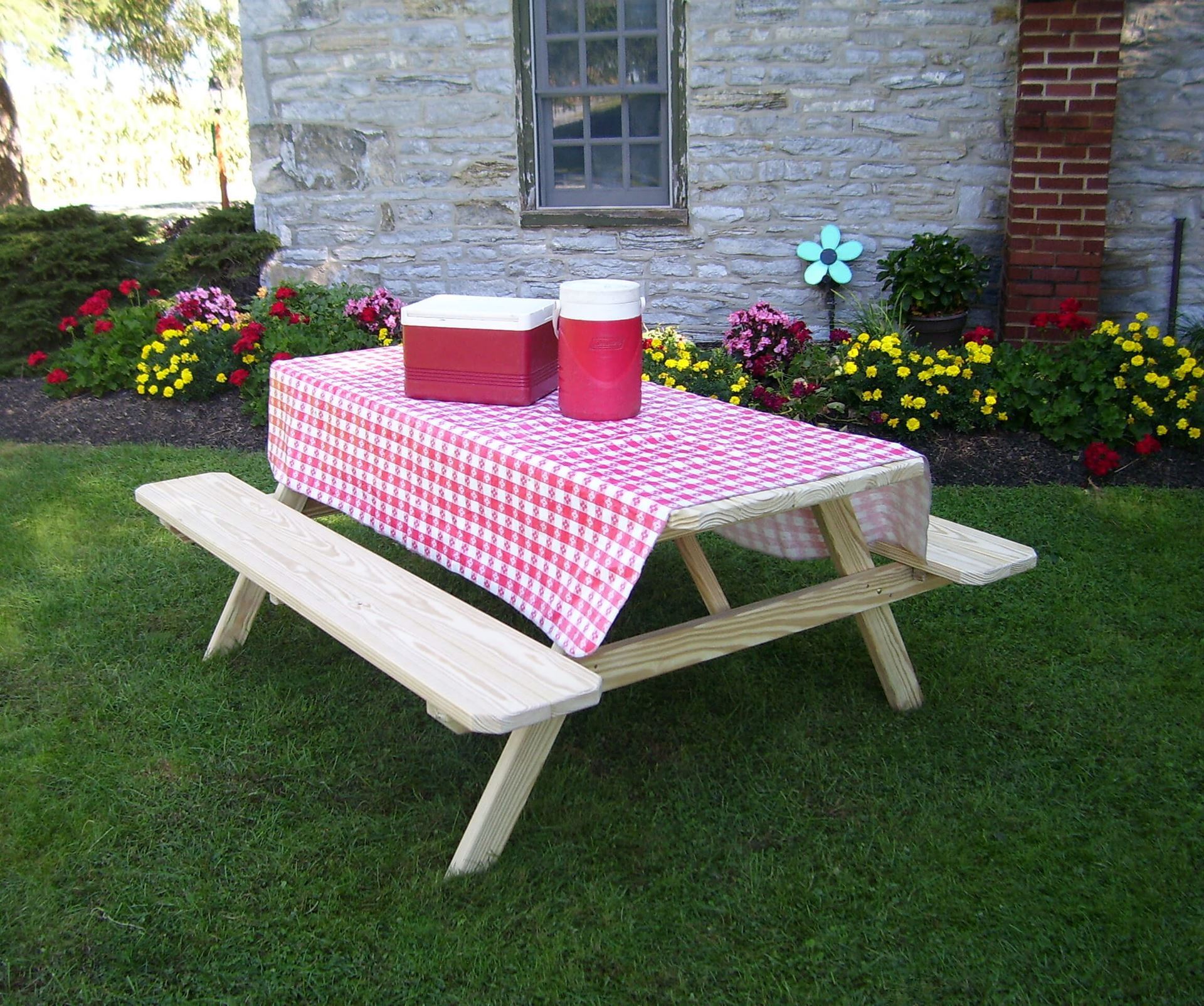 8 Ft. Traditional Wood Picnic Table in Spruce - Picnic Table Supplier